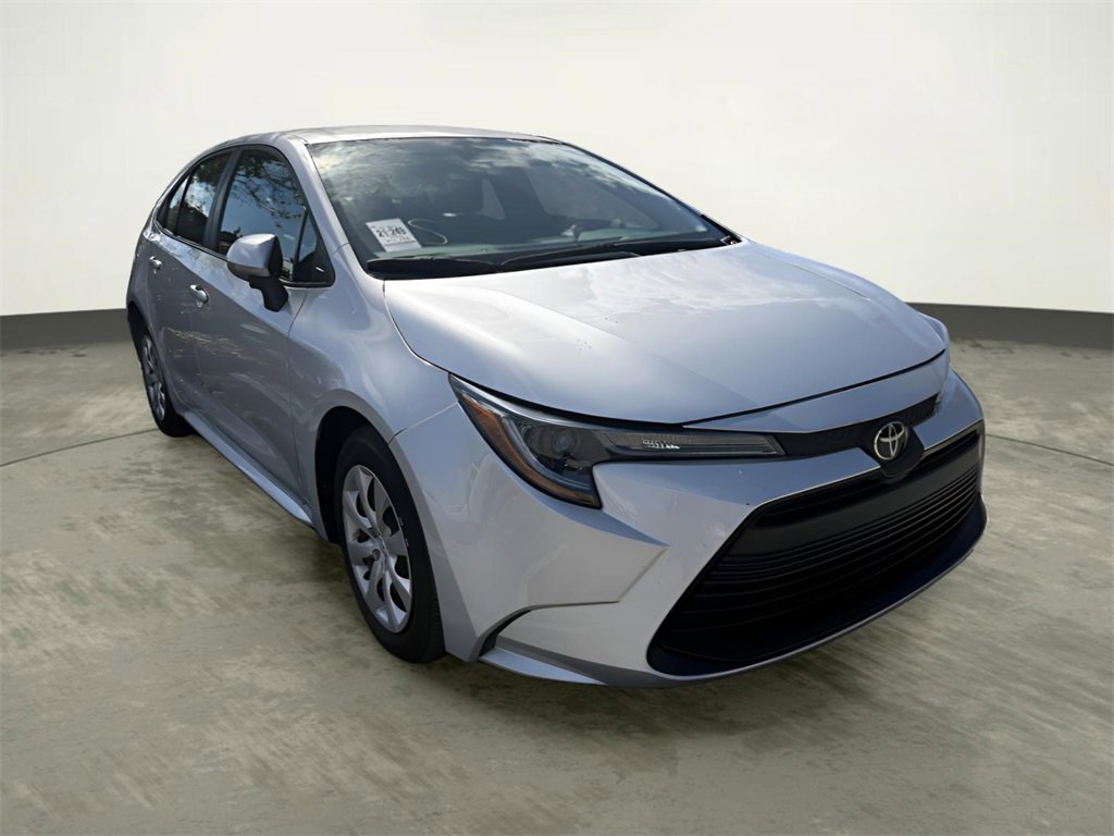 Used 2025 Toyota Corolla LE image 5
