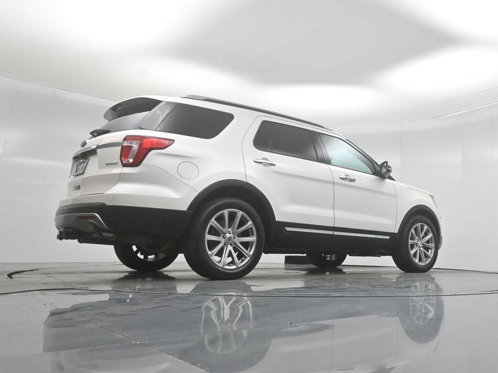 Certified 2017 Ford Explorer Limited FWD image 48
