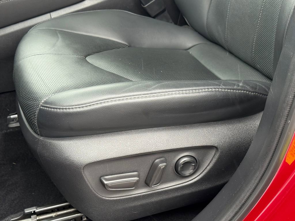 Used 2021 Toyota Highlander Limited image 28