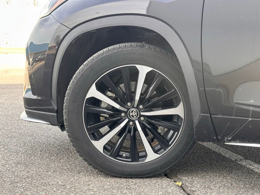 Used 2021 Toyota Highlander XSE image 8