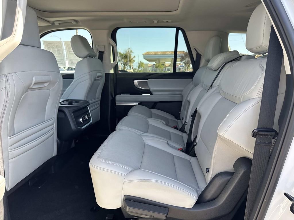 Certified 2025 Ford Expedition Max Platinum image 24