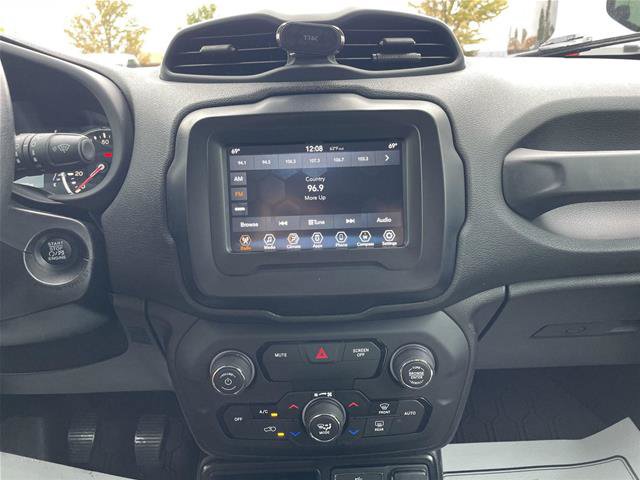 Used 2018 Jeep Renegade Altitude FWD image 22