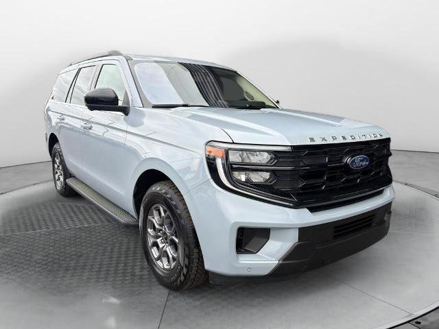 Certified 2025 Ford Expedition Active image 6