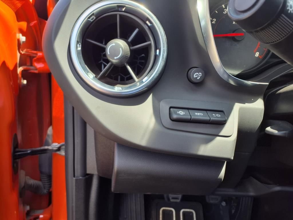 Used 2021 Chevrolet Camaro LT image 13