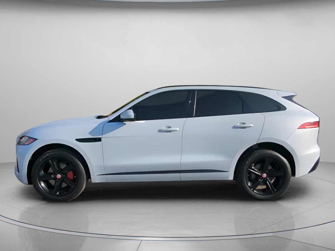 Used 2019 Jaguar F-PACE S image 16