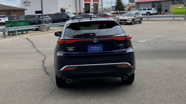 Used 2023 Toyota Venza XLE AWD/4WD image 8