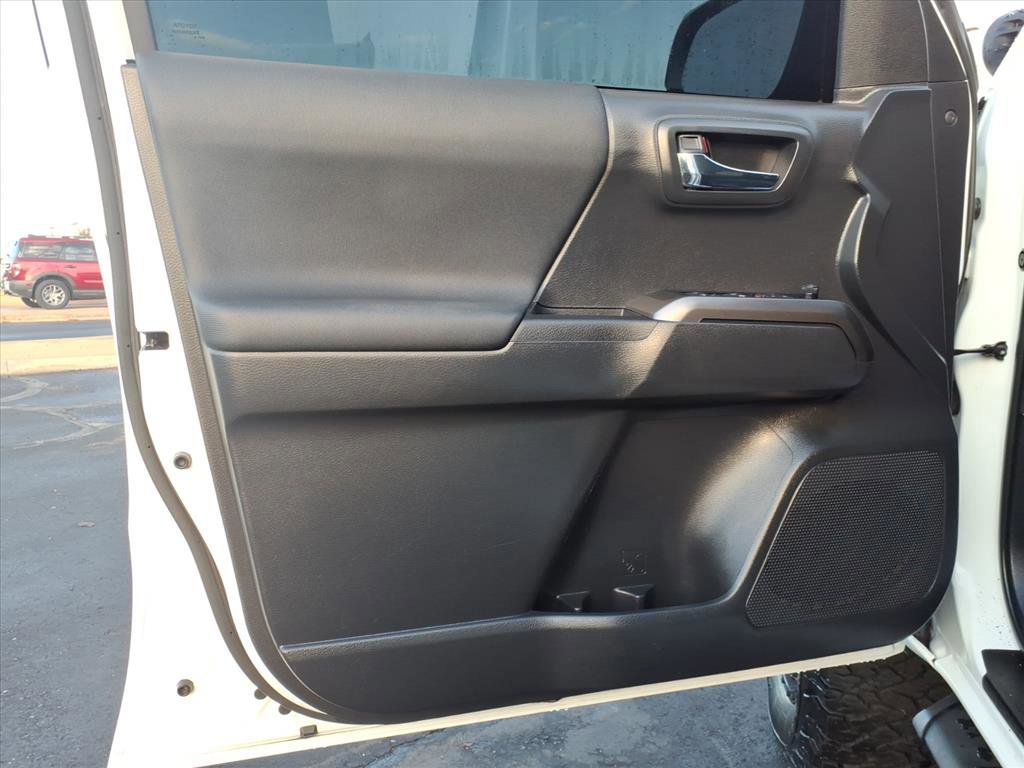 Used 2022 Toyota Tacoma TRD Off-Road image 21