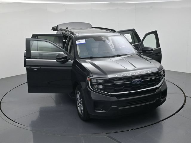 Certified 2025 Ford Expedition Active AWD/4WD image 52