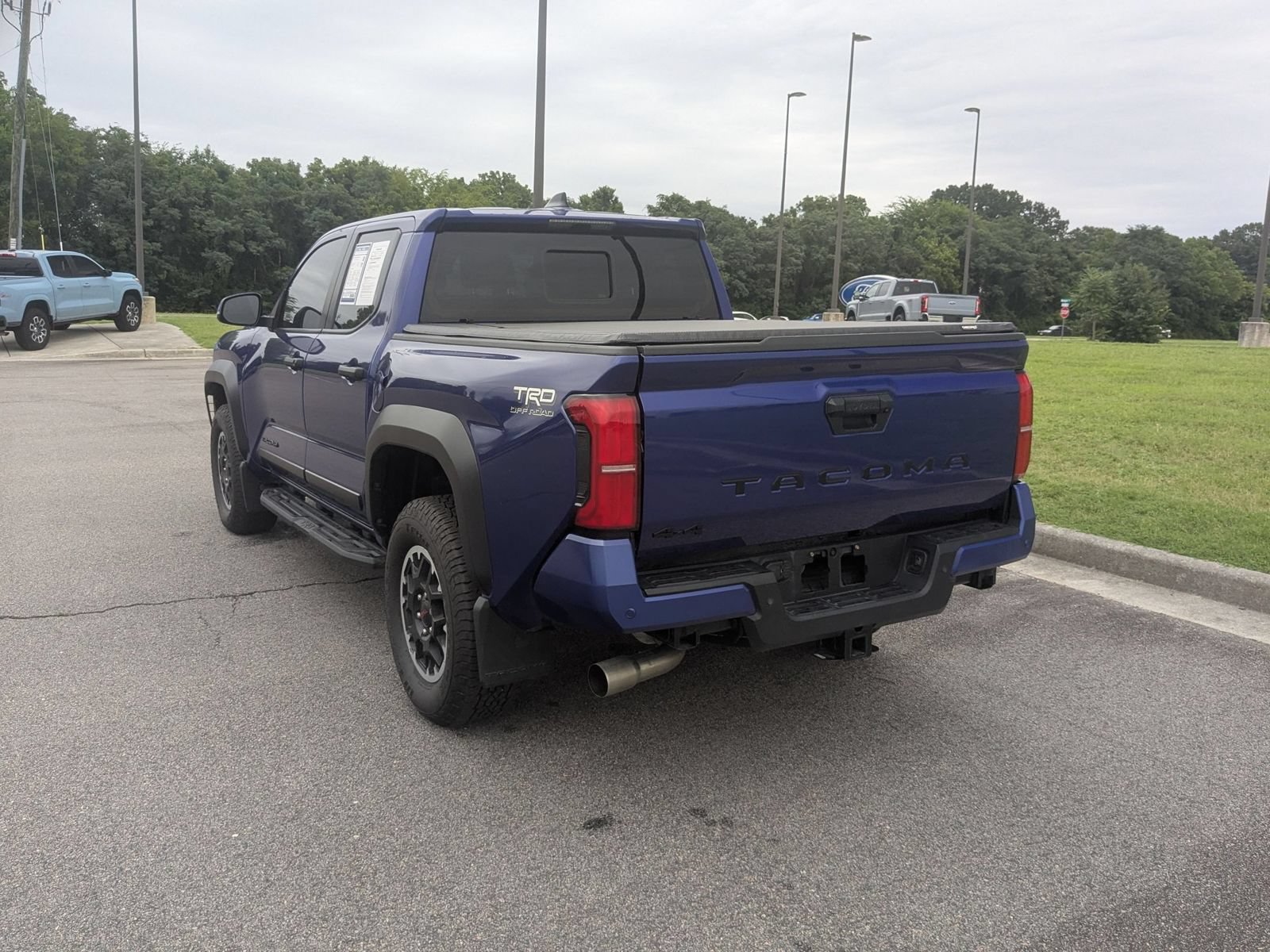Used 2025 Toyota Tacoma TRD Off-Road w/ TRD Off Road Upgrade Package AWD/4WD image 5