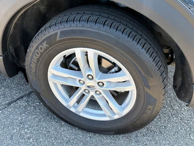 Certified 2024 Ford Explorer XLT w/ Equipment Group 202A image 5