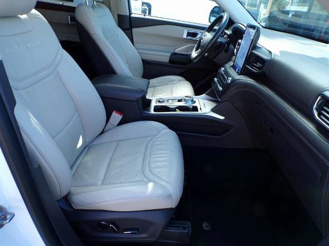 Certified 2020 Ford Explorer Platinum w/ Premium Technology Package image 12