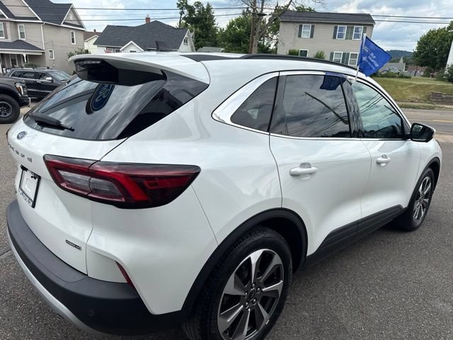 Certified 2023 Ford Escape Platinum AWD/4WD image 6