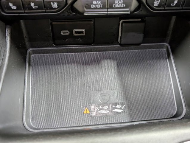 Used 2024 Chevrolet Suburban Premier AWD/4WD image 11