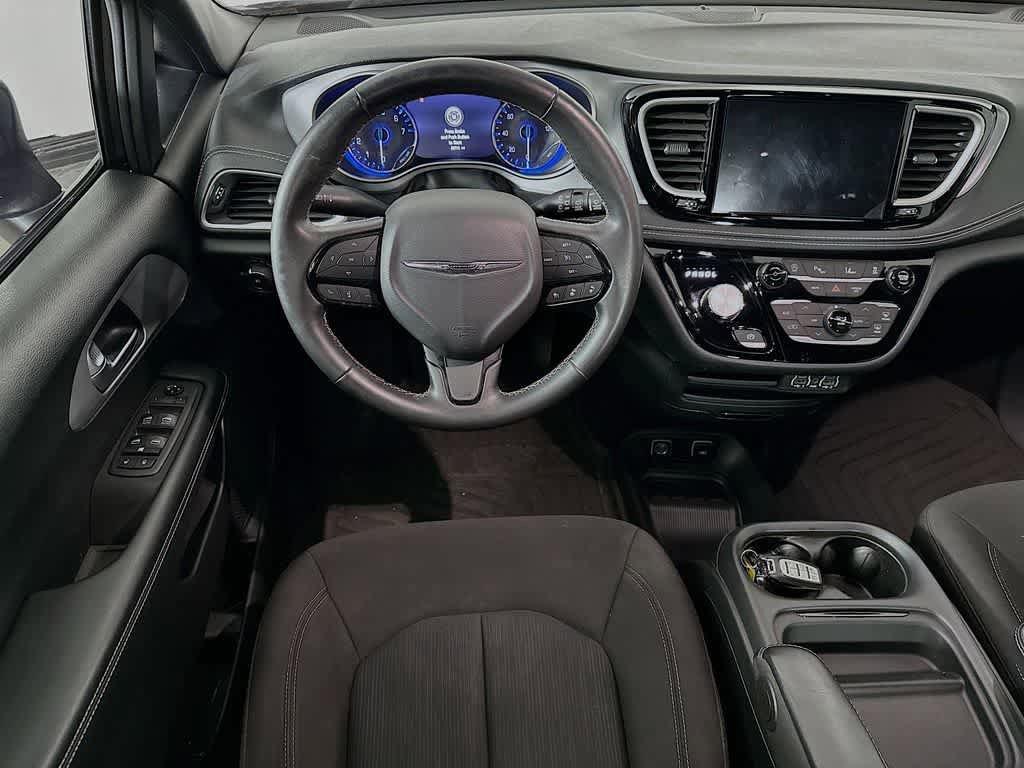Used 2021 Chrysler Pacifica Touring w/ S Appearance Package FWD image 10