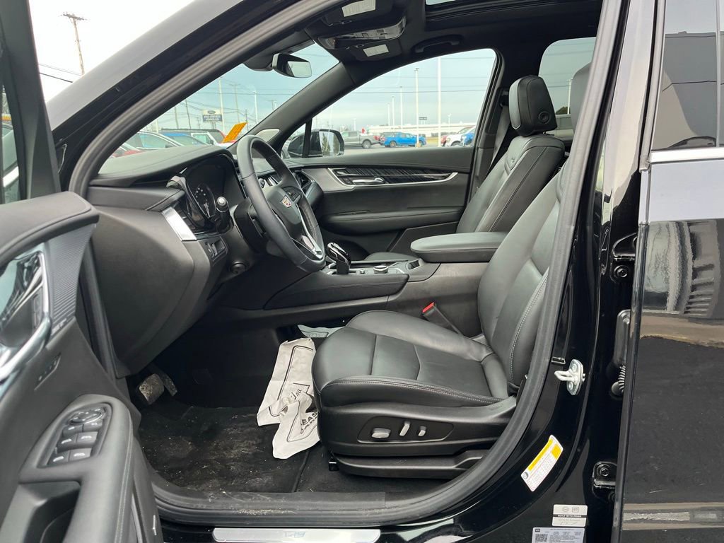 Used 2024 Cadillac XT6 Premium Luxury w/ LPO, Floor Liner Package image 11