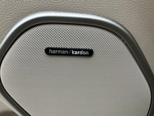 Used 2017 Jeep Grand Cherokee Overland w/ Jeep Active Safety Group image 38