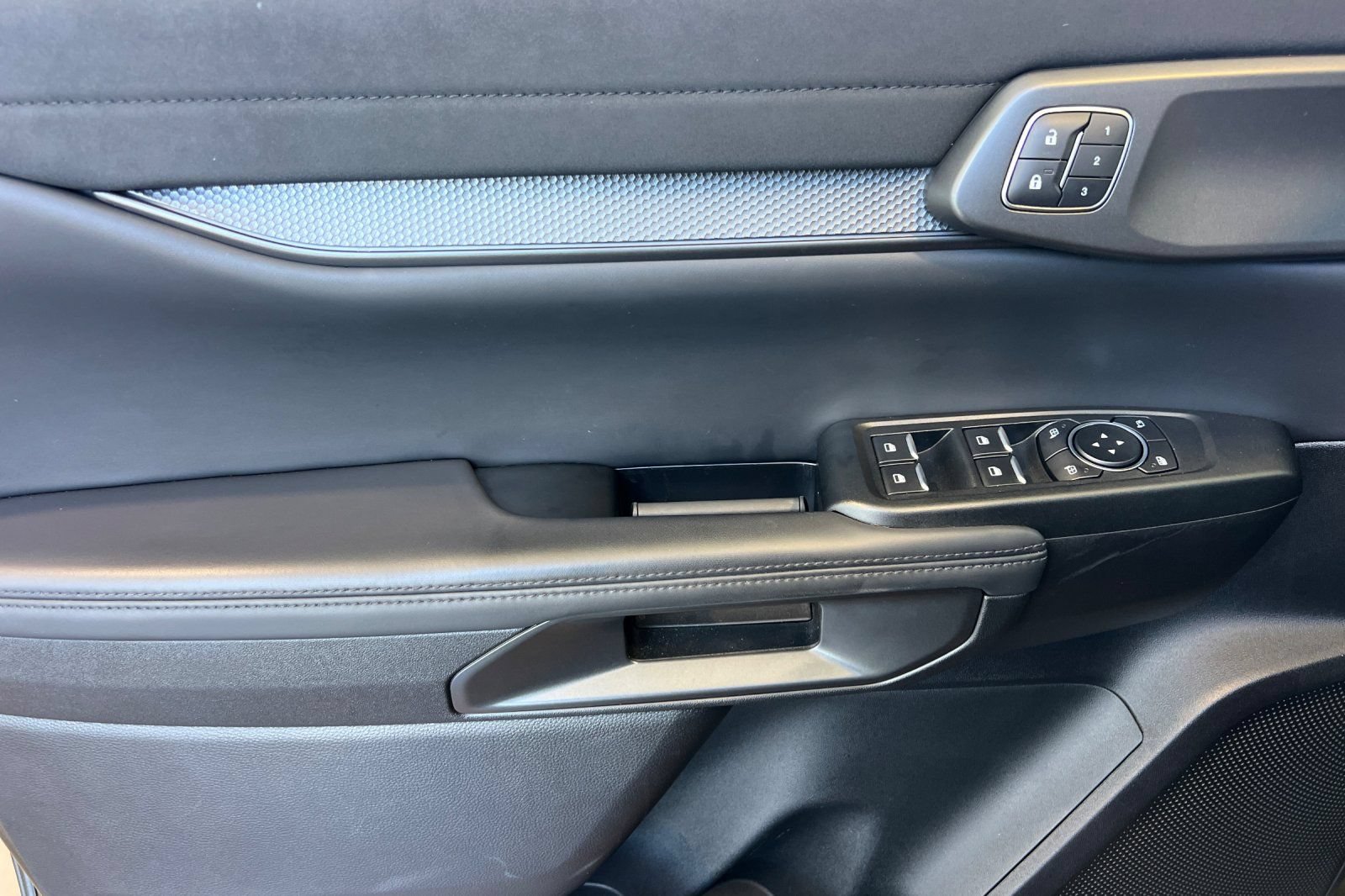 Certified 2025 Ford Ranger Raptor AWD/4WD image 13