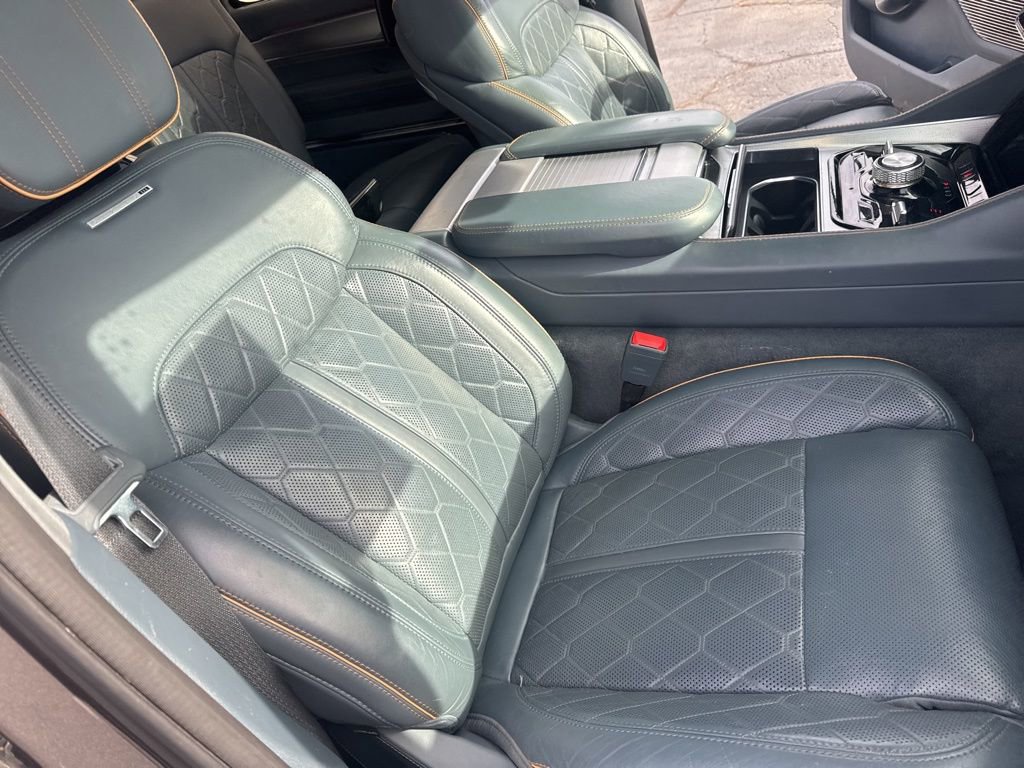 Used 2022 Jeep Grand Wagoneer Series III w/ Rear Seat Video Group 1 image 41