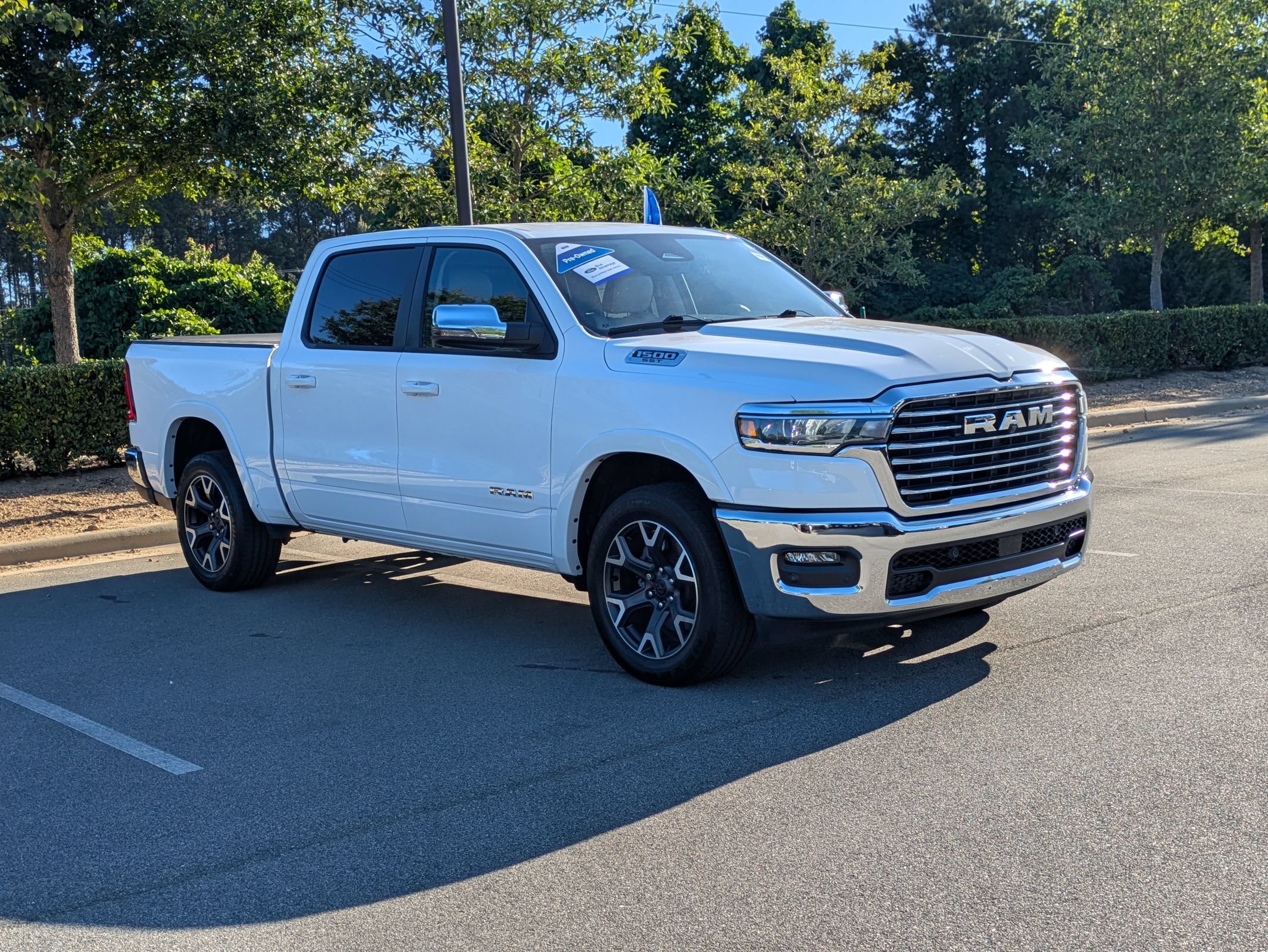 Used 2025 RAM 1500 Laramie AWD/4WD image 2