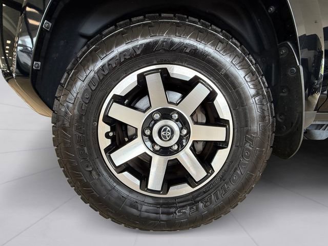 Used 2018 Toyota 4Runner TRD Off-Road Premium AWD/4WD image 9