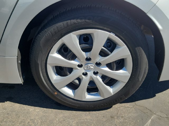 Used 2025 Toyota Corolla LE FWD image 27