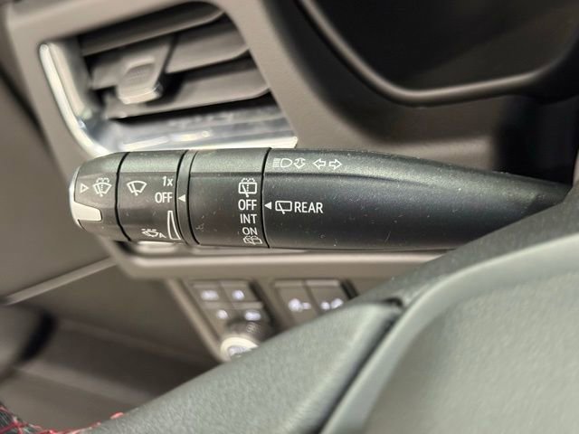 Used 2022 Chevrolet Suburban RST w/ Luxury Package image 21