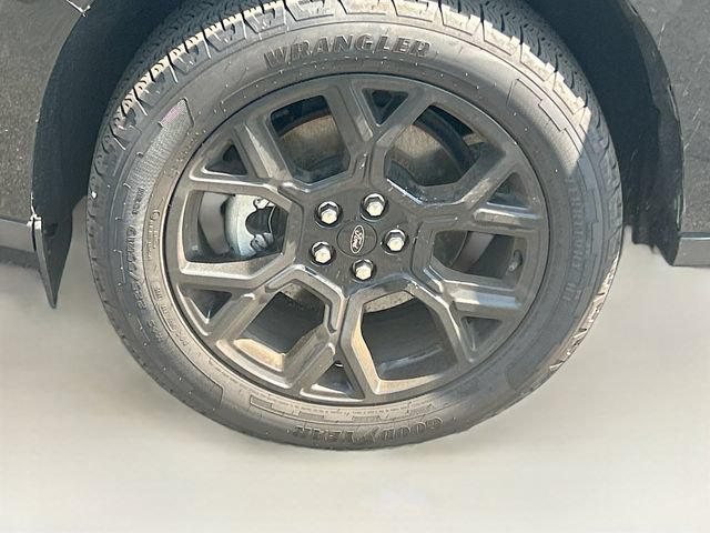Certified 2025 Ford Maverick XLT w/ Black Appearance Package AWD/4WD image 35