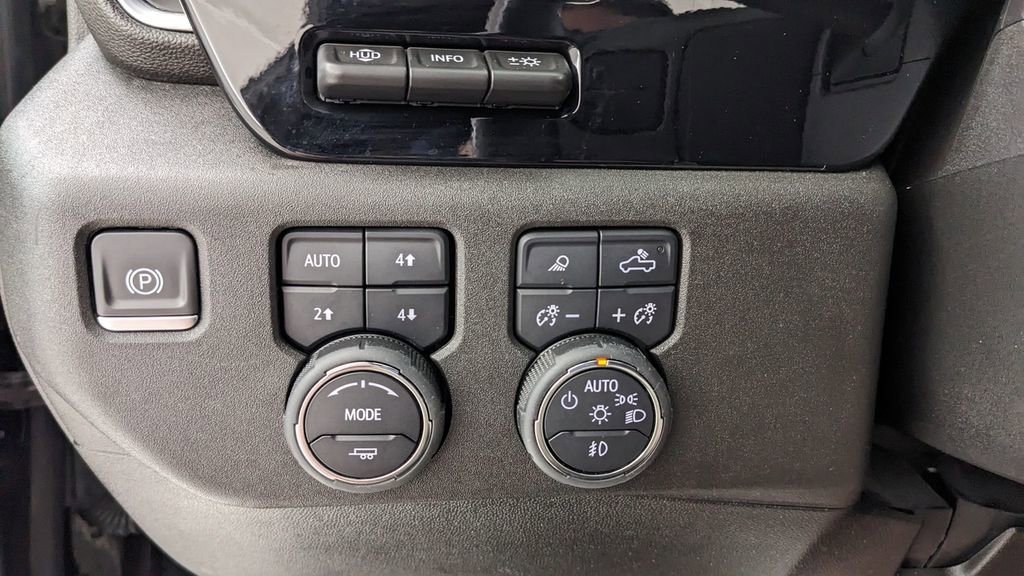 Used 2024 Chevrolet Silverado 3500 High Country w/ High Country Premium Package image 22