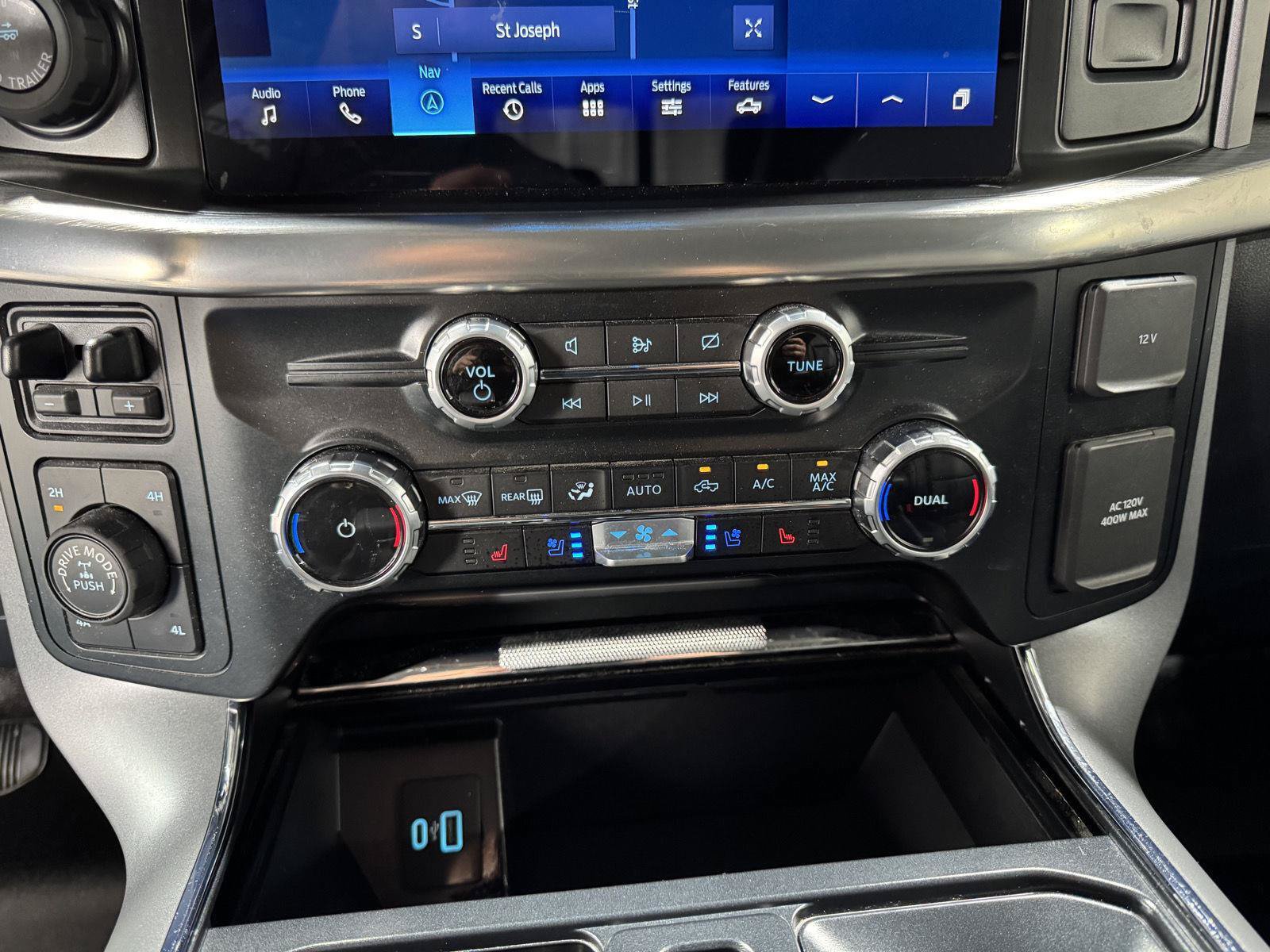 Certified 2023 Ford F150 Lariat w/ Trailer Tow Package AWD/4WD image 31