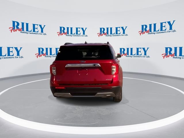 Certified 2021 Ford Explorer XLT w/ Equipment Group 202A AWD/4WD image 5