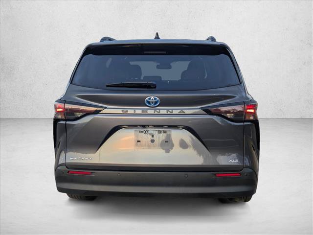 Used 2025 Toyota Sienna XLE AWD/4WD image 6