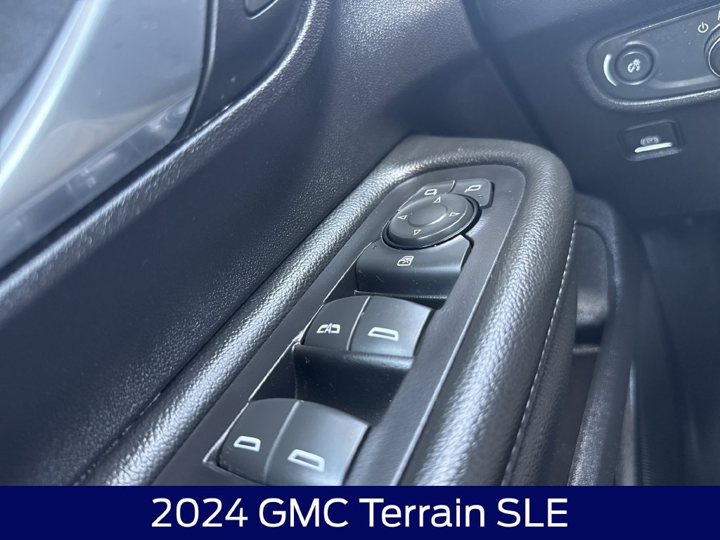 Used 2024 GMC Terrain SLE AWD/4WD image 26