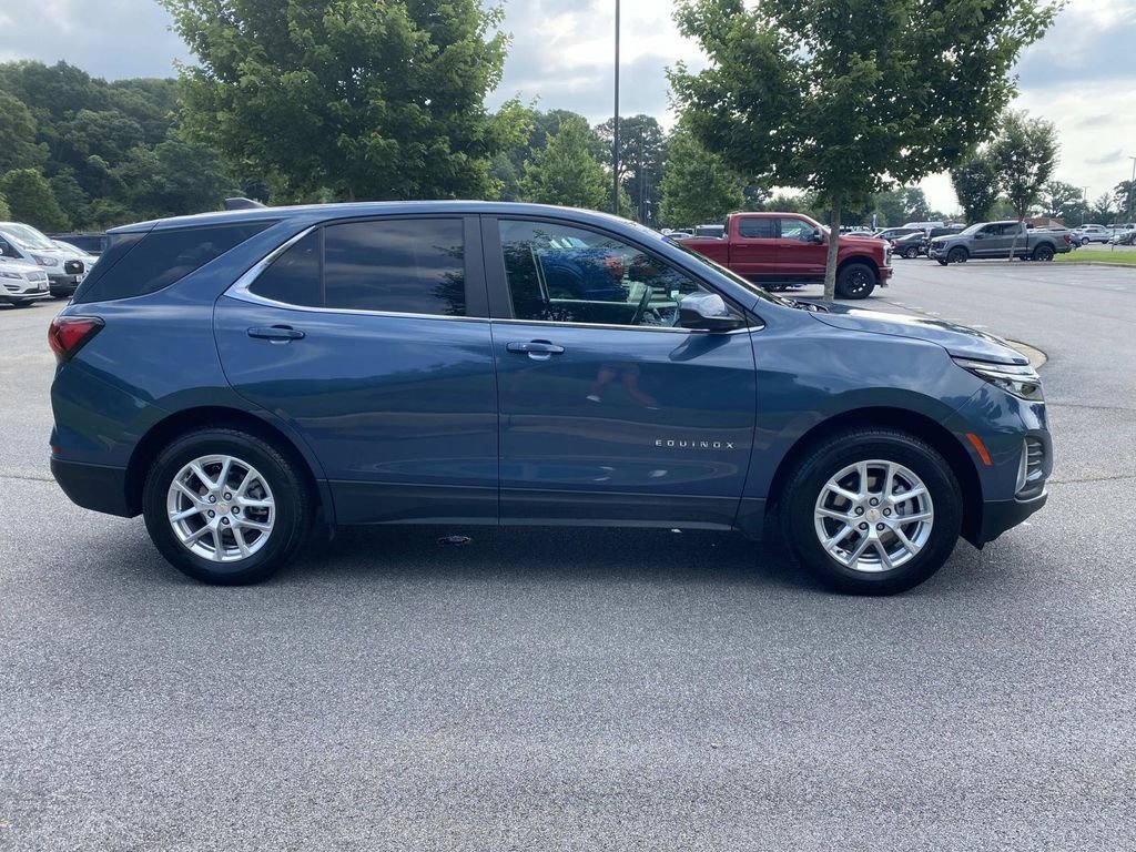 Used 2024 Chevrolet Equinox LT AWD/4WD image 2