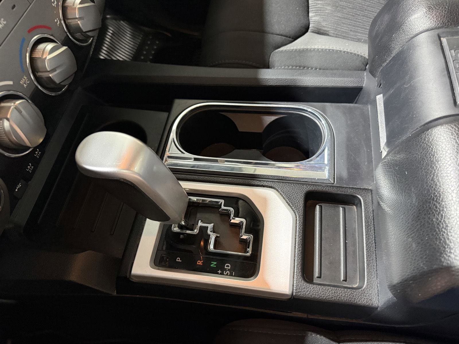 Used 2020 Toyota Tundra SR5 w/ SR5 Upgrade Package AWD/4WD image 31