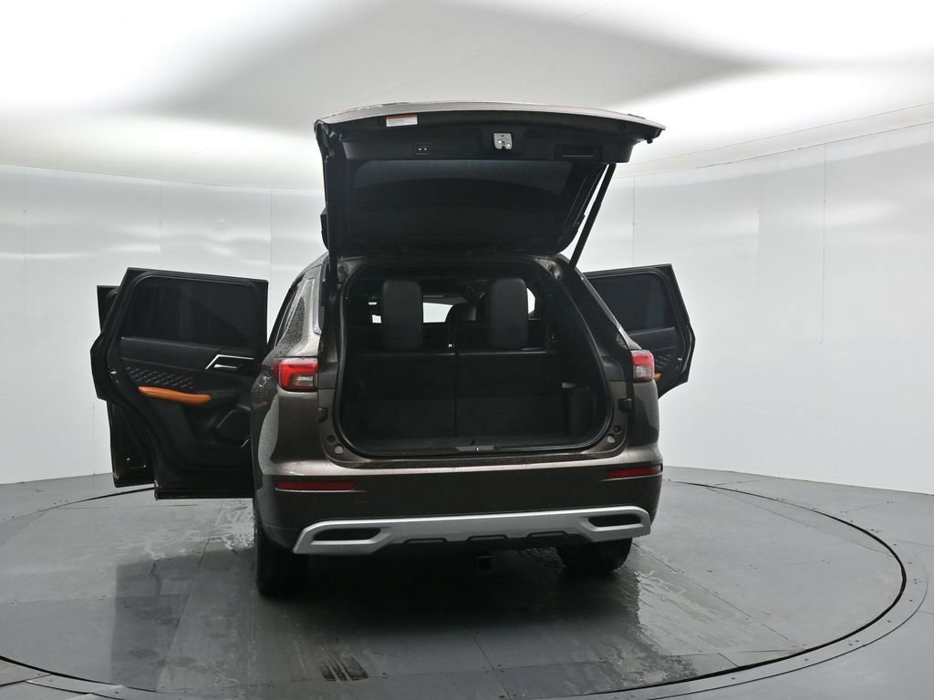 Used 2022 Mitsubishi Outlander SEL image 55