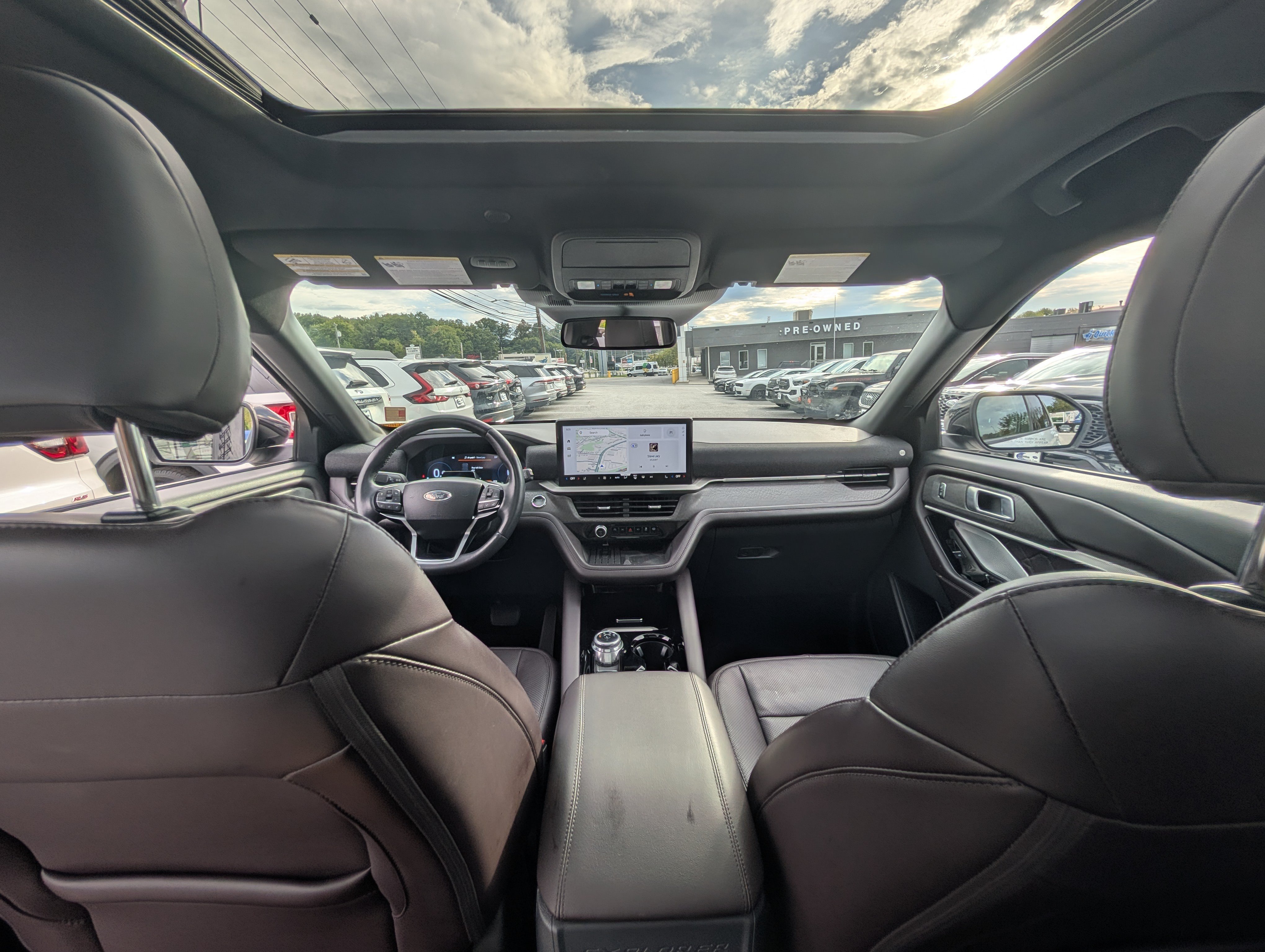 Certified 2025 Ford Explorer Platinum w/ LUX Leather Package AWD/4WD image 21