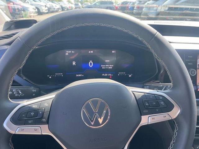 Used 2024 Volkswagen Taos SE image 34