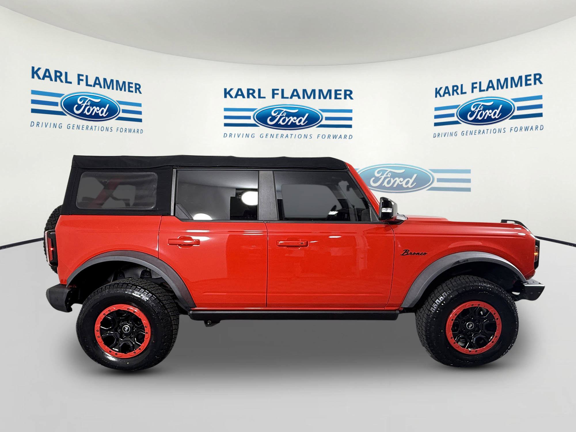 Certified 2021 Ford Bronco Wildtrak AWD/4WD image 2