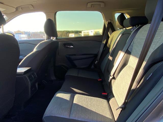 Used 2023 Nissan Rogue SV image 20