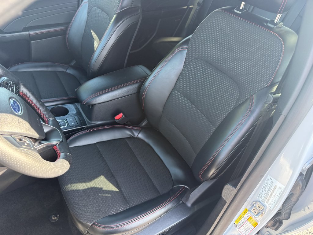 Certified 2025 Ford Escape ST-Line w/ Cold Weather Package AWD/4WD image 14