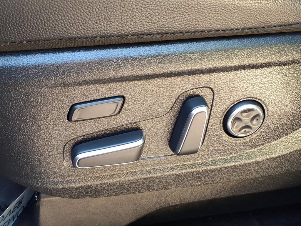 Used 2024 Hyundai Palisade Limited AWD/4WD image 20