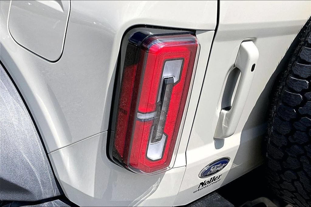 Certified 2025 Ford Bronco Outer Banks w/ Sasquatch Package AWD/4WD image 30