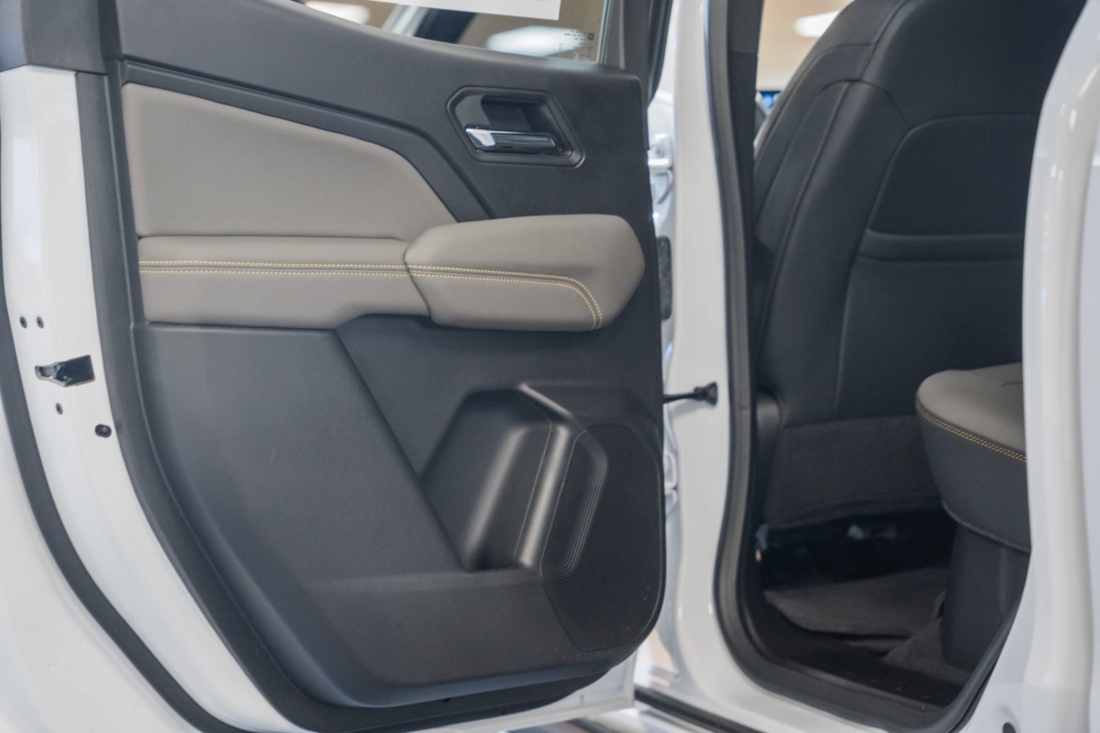 Used 2026 Chevrolet Colorado ZR2 image 45