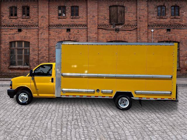 Used 2022 GMC Savana 3500 Extended w/ Power Convenience Package RWD image 7