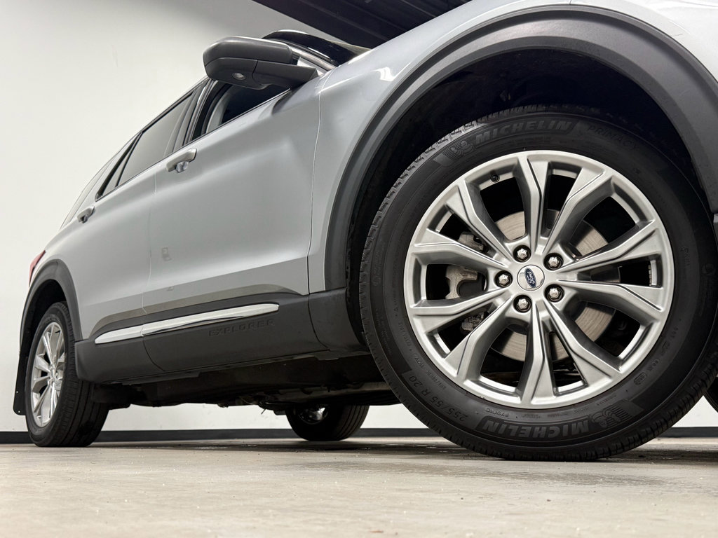 Certified 2022 Ford Explorer XLT w/ Equipment Group 202A image 2