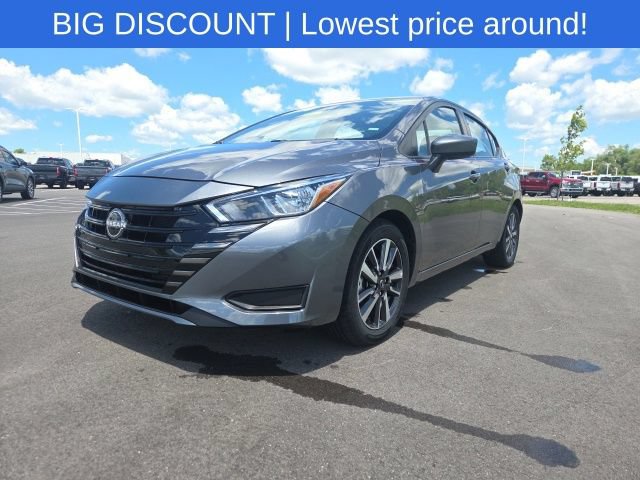 Used 2024 Nissan Versa SV FWD image 2