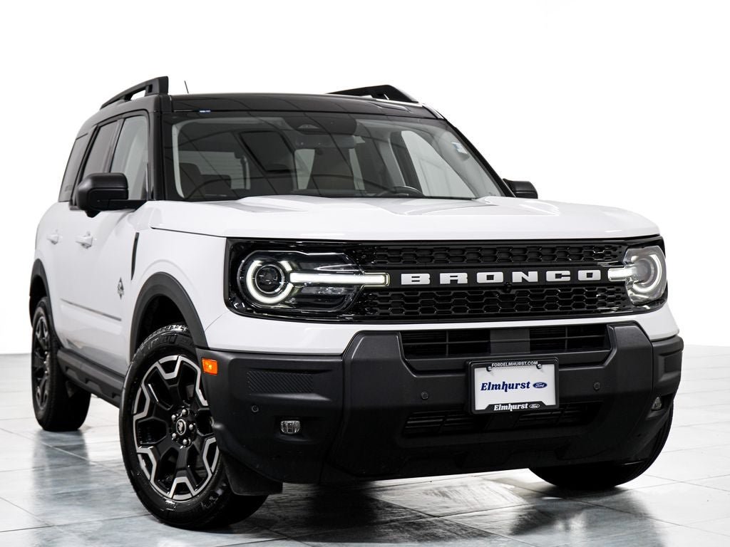 Certified 2025 Ford Bronco Sport Outer Banks w/ Outer Banks Tech Package+ AWD/4WD image 3