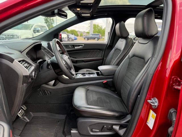 Certified 2024 Ford Edge ST-Line AWD/4WD image 12