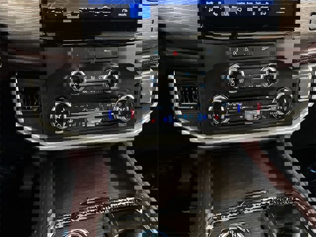 Certified 2023 Ford Expedition Limited image 11