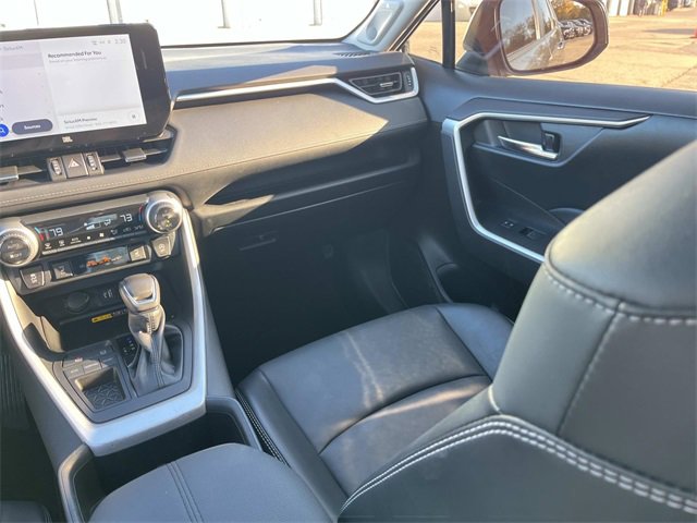 Used 2023 Toyota RAV4 XLE Premium image 16